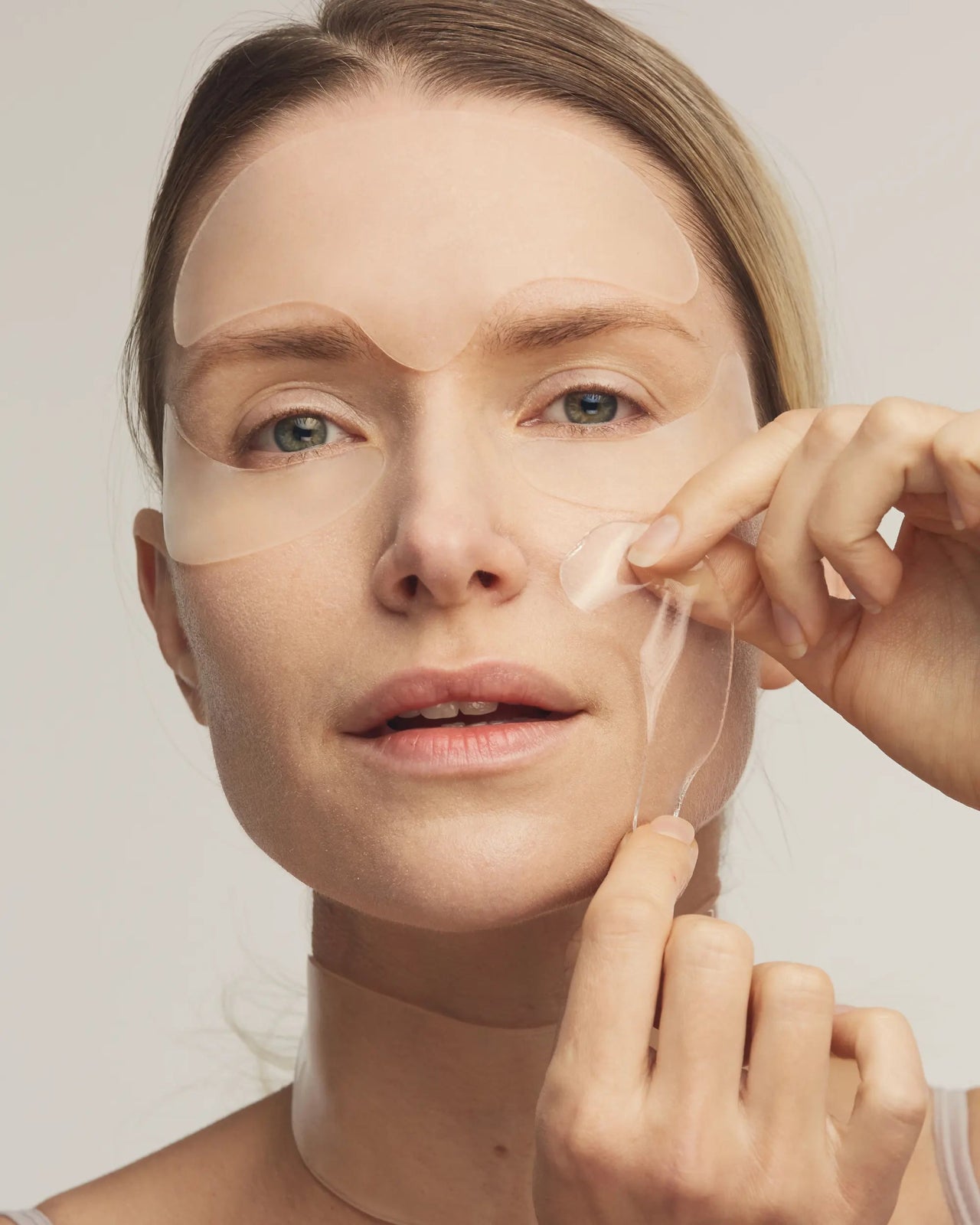 THE REMARKABLE BENEFITS OF USING SILICONE ANTI-WRINKLE FACE PATCHES - Flora Finesses Beauty