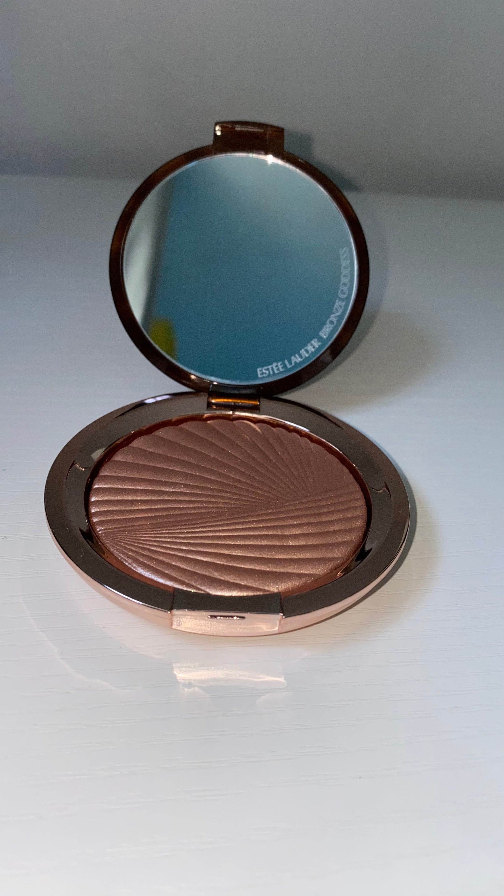 New Estee Lauder Bronze Goddess Highlighting Powder Gelée 9g - Flora finesses beauty