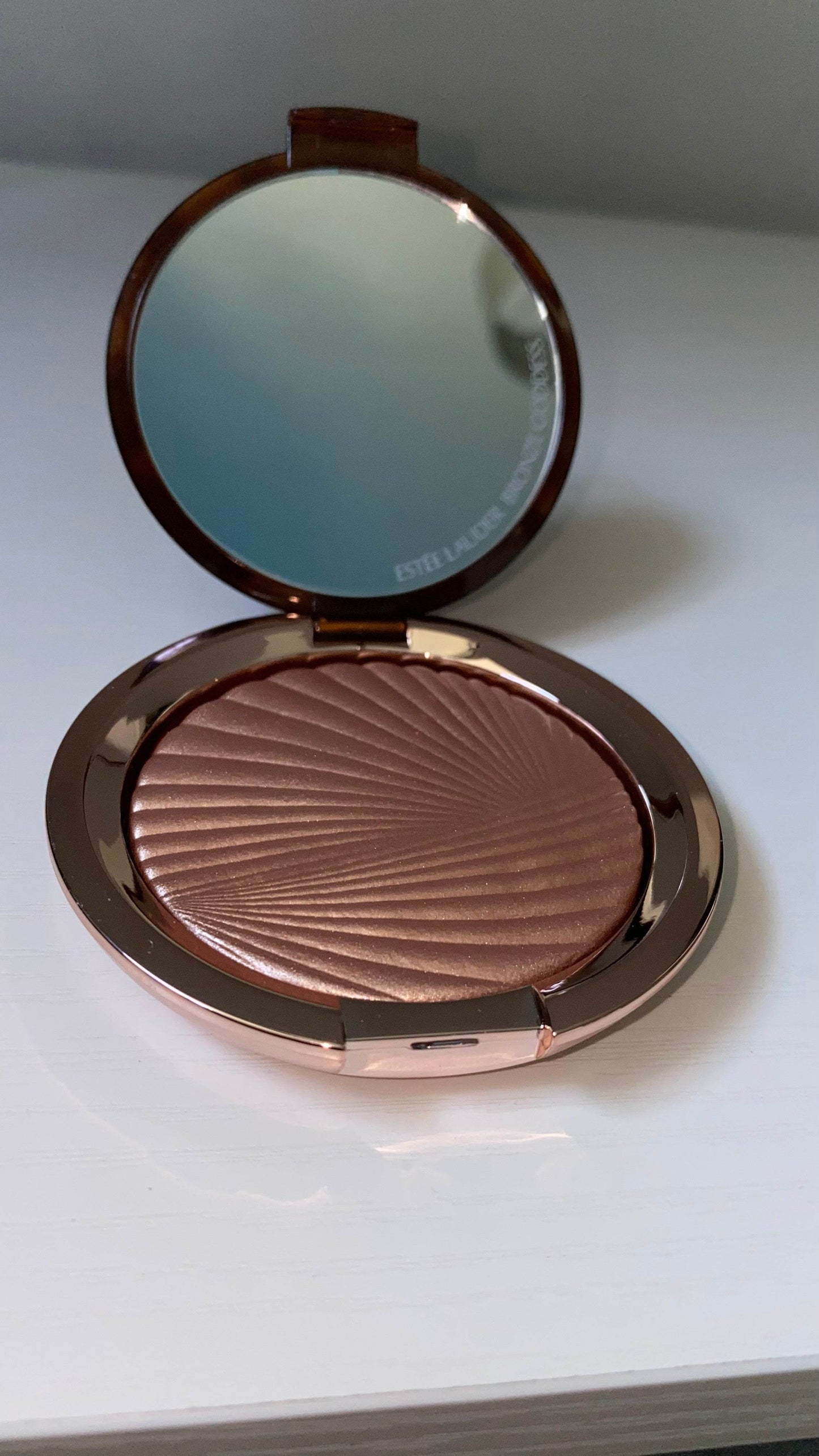 New Estee Lauder Bronze Goddess Highlighting Powder Gelée 9g - Flora finesses beauty